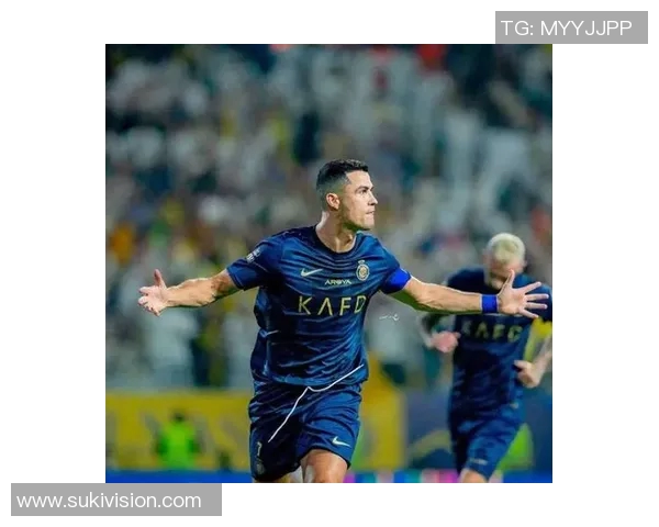 传奇球星足球后腰的代表人物及其在历史上的独特地位解析